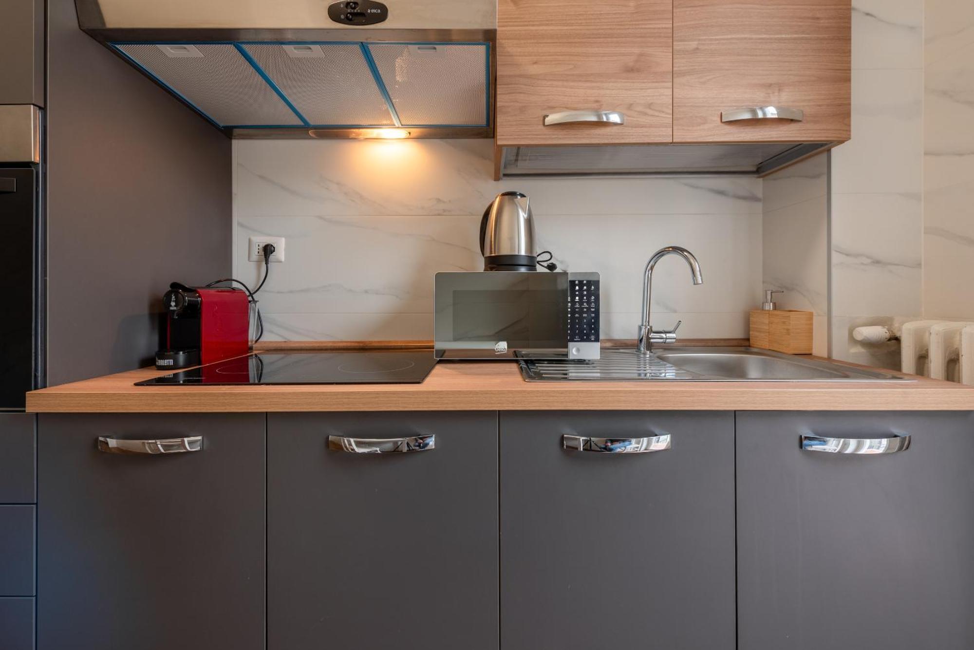Guest Planet - Bicocca Suites Milano Экстерьер фото